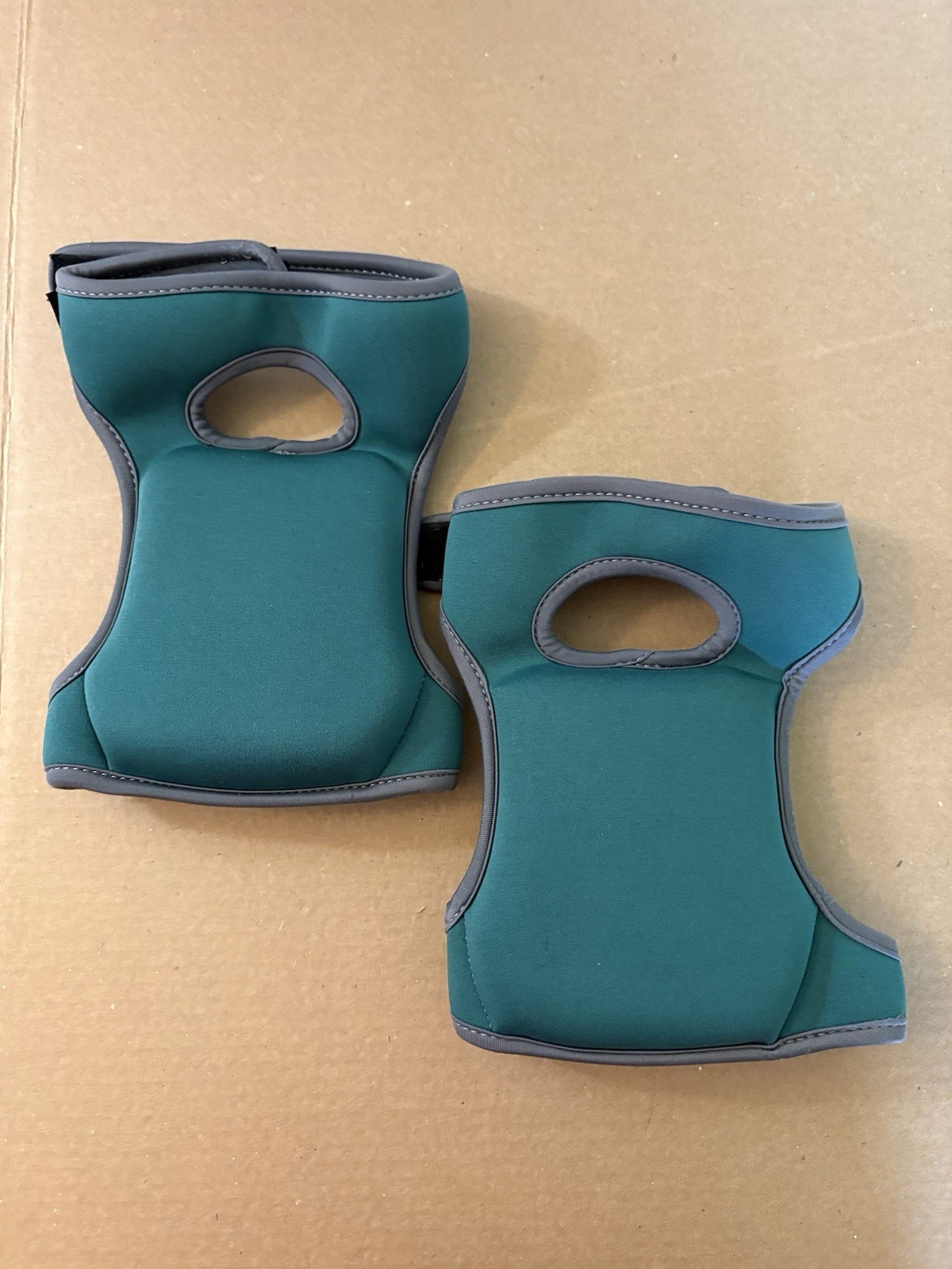 Pair Of Green Gardening Foam Knee Pads Adjustable Straps