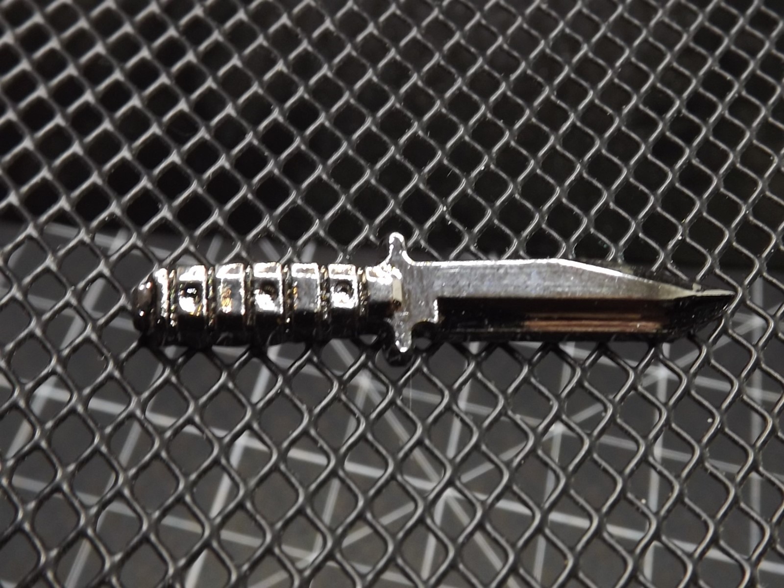 U.S. MARINES COMBAT KNIFE LAPEL / HAT PIN FREE SHIP GUARANTEED FOR LIFE
