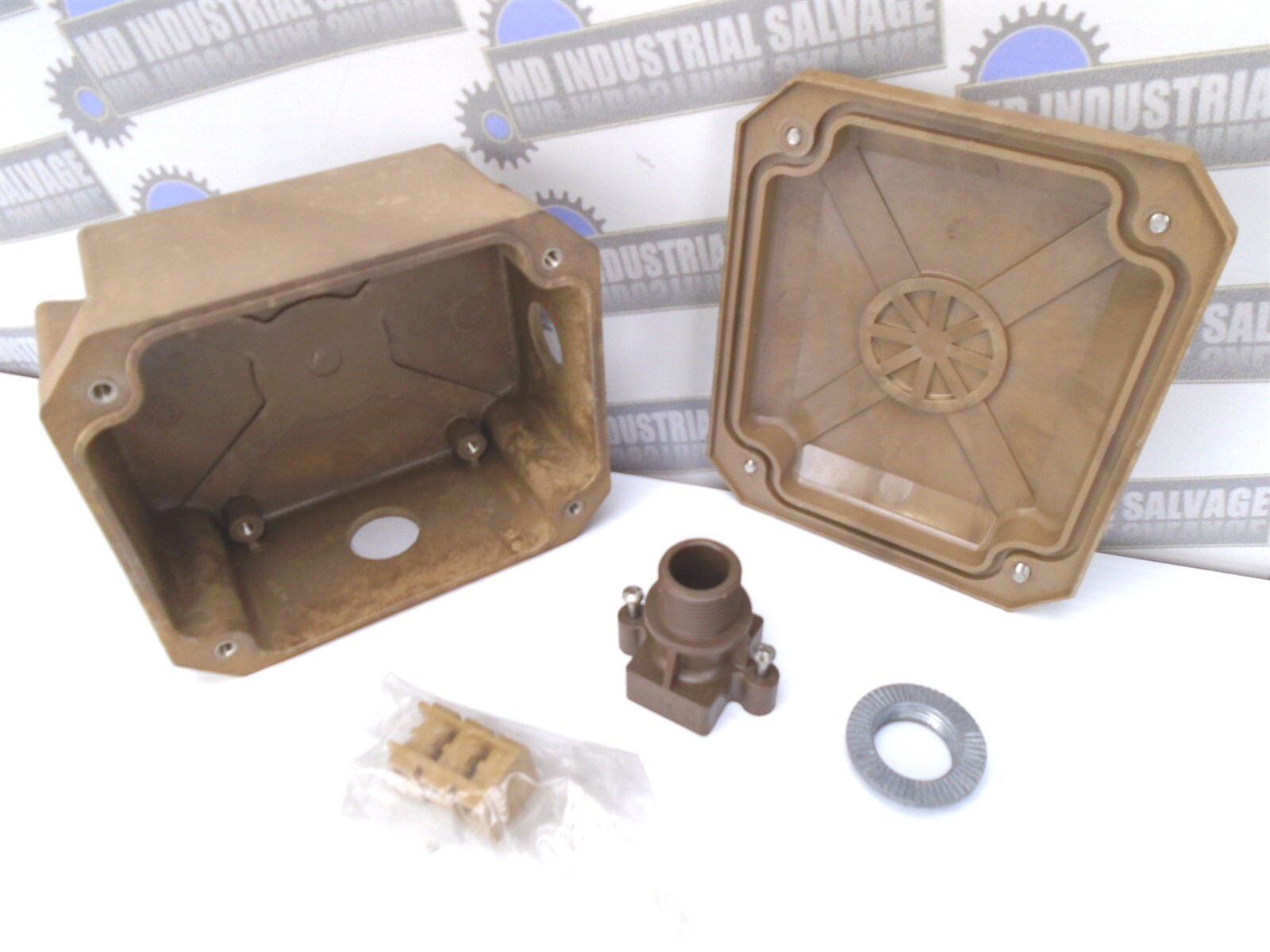 RAYCHEM - PMJ-1 - PolyMatrix Junction Box NEMA 4X - (NOS w/Accessories)