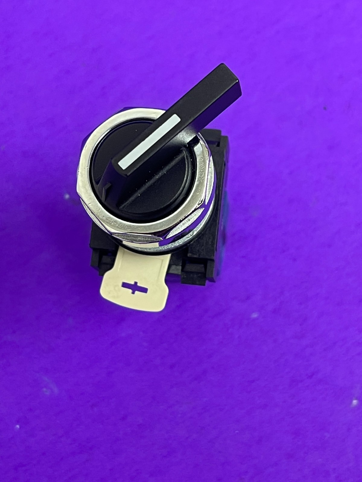 Cutler Hammer E22YB40RT 3 Position Selector Switch
