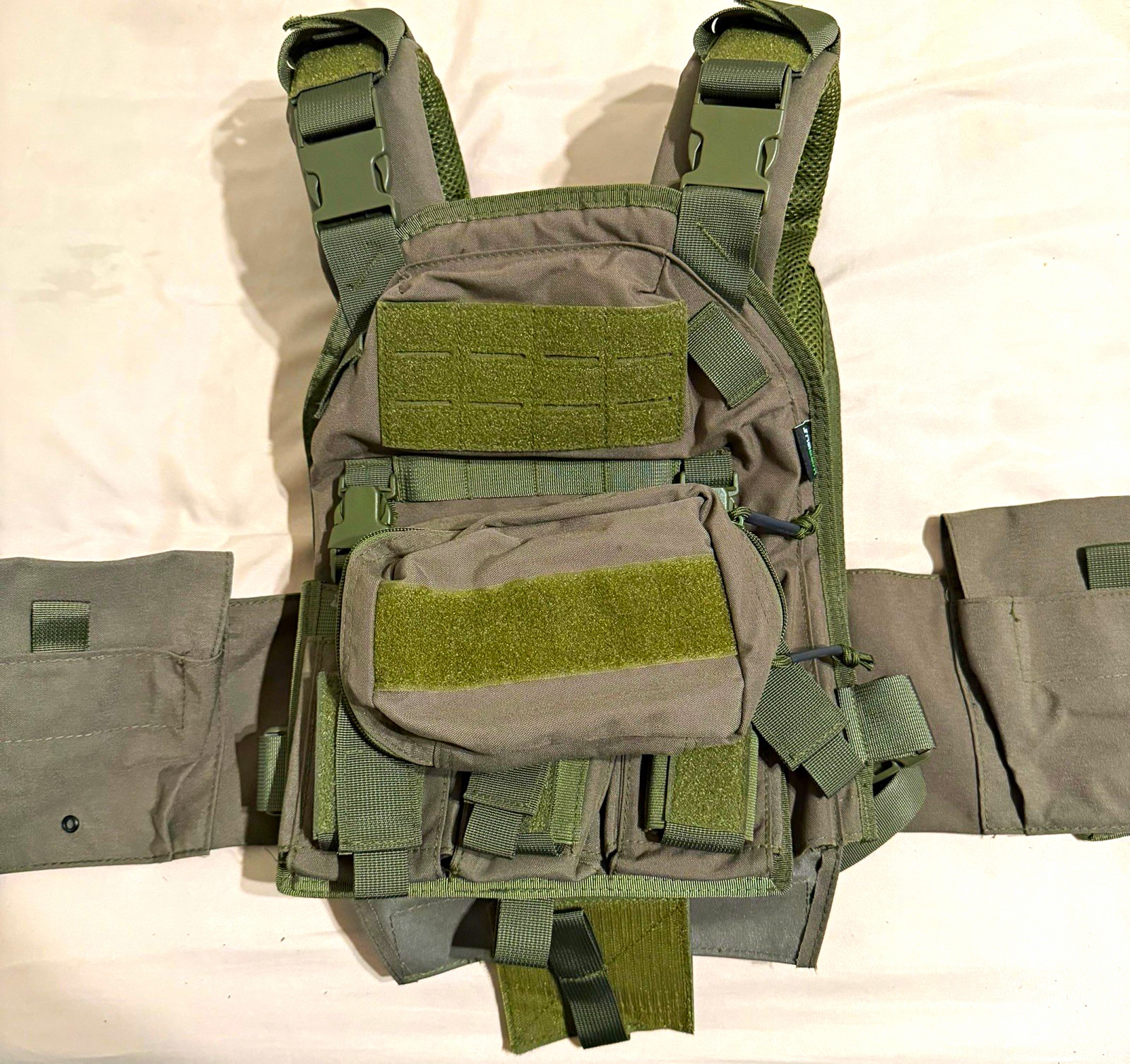 Green Tactical Chest Vest Rig, MOLLE Cummerbund Pouches, Adjustable Nylon