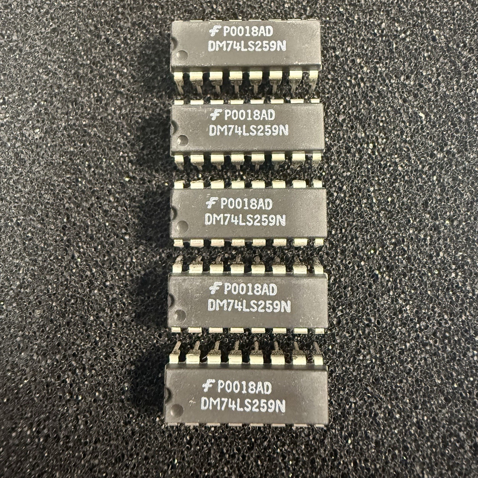 Fairchild DM74LS259N 8-Bit Addressable Latches 16 Pin DIP NOS (5 Pieces)
