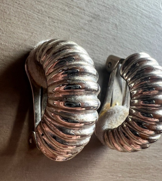 Vintage Silver Tone Ribbed Dome Clip On Earrings Classic Sculptural Minimalist