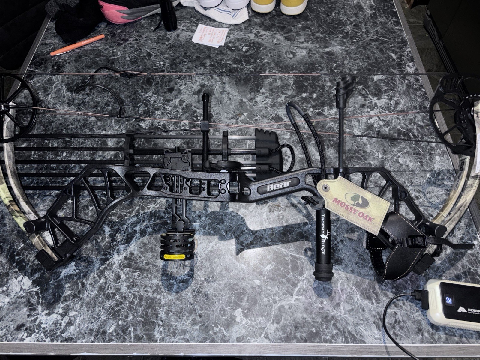 Bear Radian Right Hand 70lb Compound Hunting Bow Camo/Black w/ Sight Kit