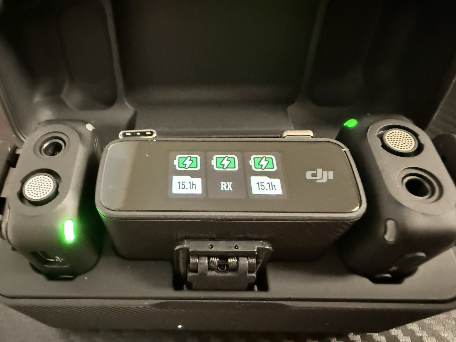 DJI Mic Wireless Microphone Kit 2 TX + 1 RX + Charging Case