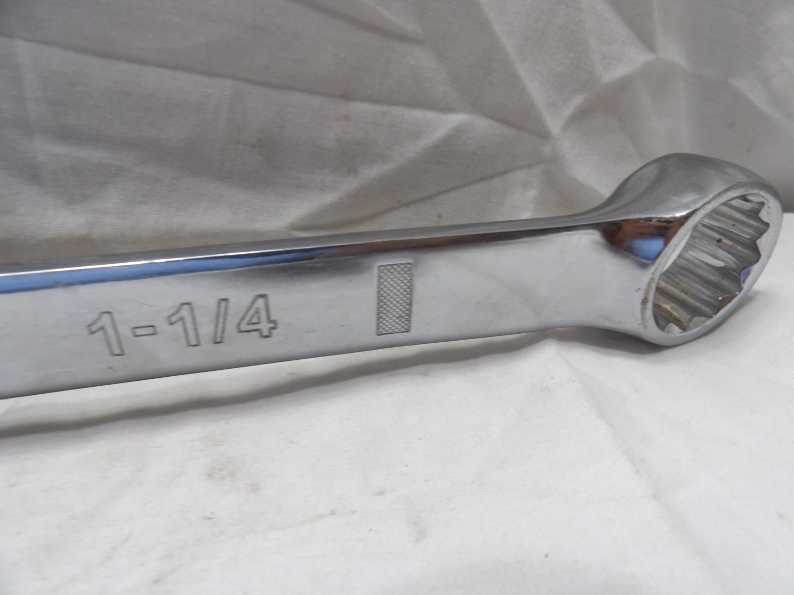 DeWalt 1-1/4" Combination Wrench #DWMT75187