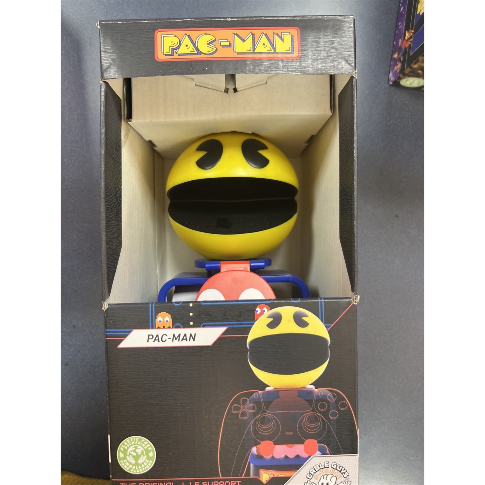 Cable Guys - Bandai Pac-Man Gaming Accessories Controller Holder & Phone Holder