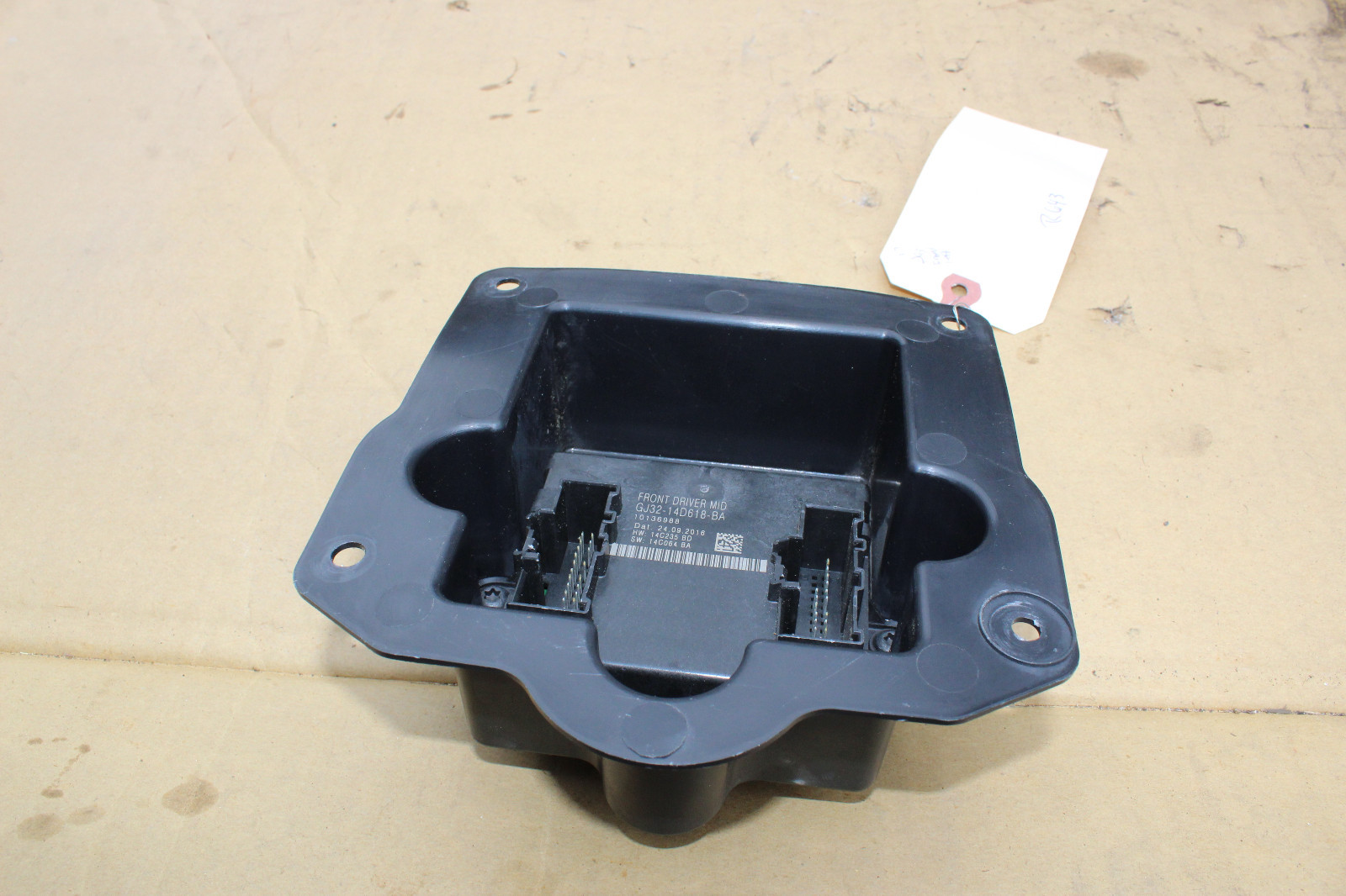 2017 JAGUAR XE DRIVER LEFT FRONT REAR MID CONTROL MODULE R643