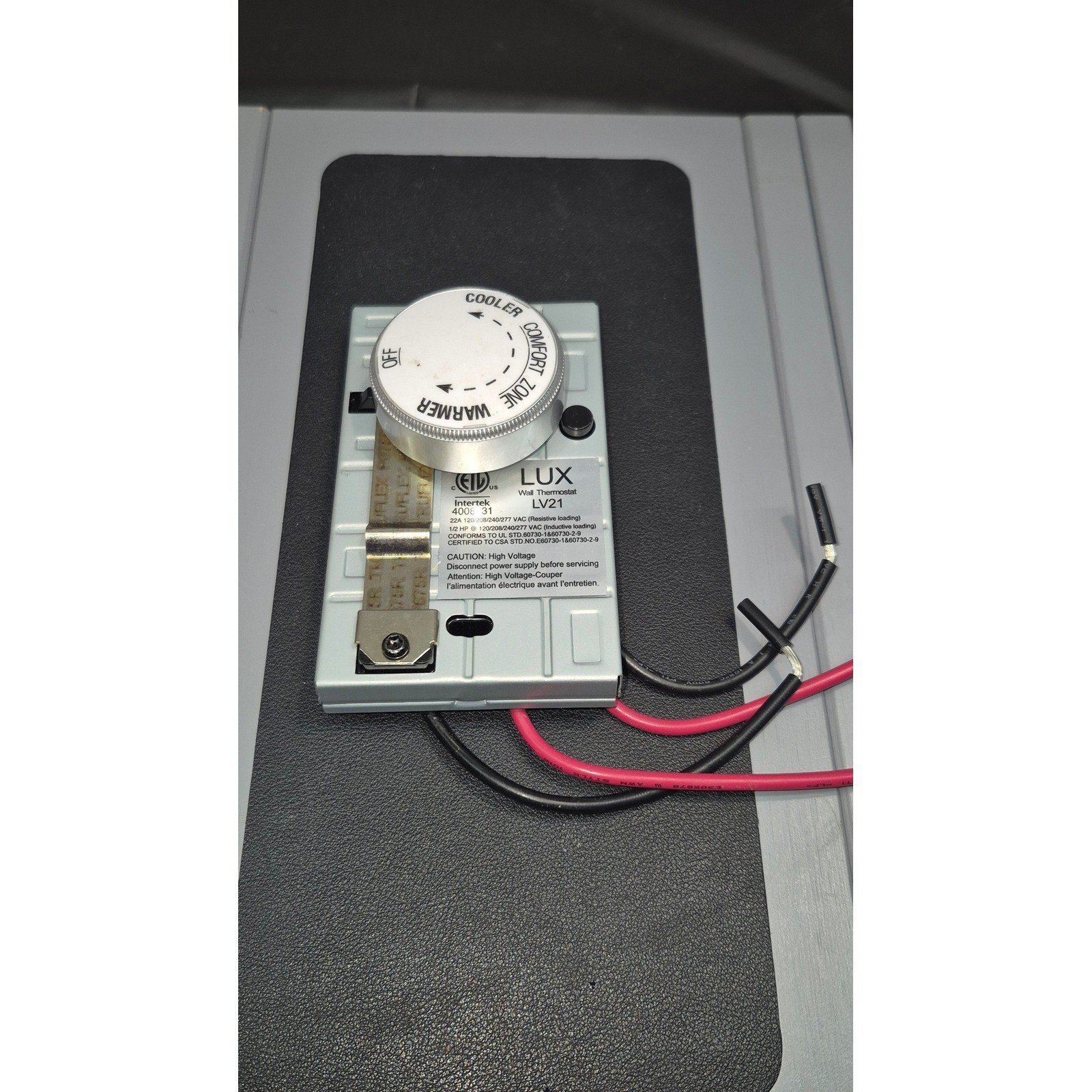 Lux LV21 Wall Thermostat Single Pole Line Voltage Electric Baseboard Heater Dial
