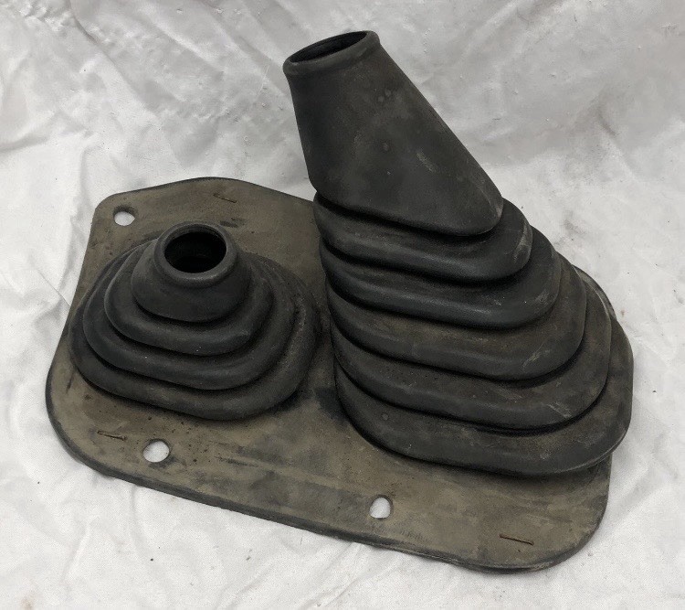 00-04 Toyota Tundra Truck 4WD Shifter Boot Manual Trans Tcase R150f V6 3.4