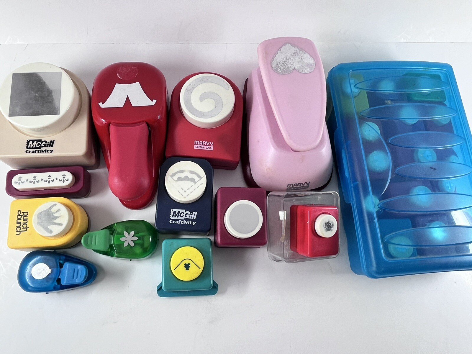 Lot of CRAFT PAPER PUNCHES Varied Szs-Manufacturers-Designs-Scrapbooking-8 lbs