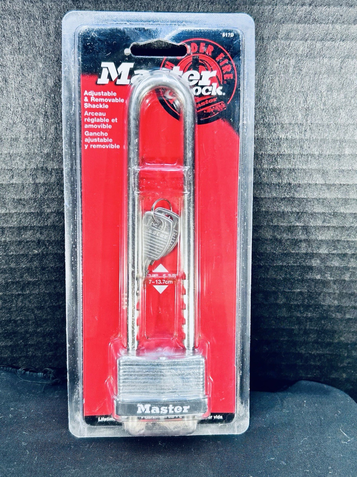 MasterLock 517D Padlock 2 3/4 - 5 3/8 Inch Long Adjustable Shackle NIP