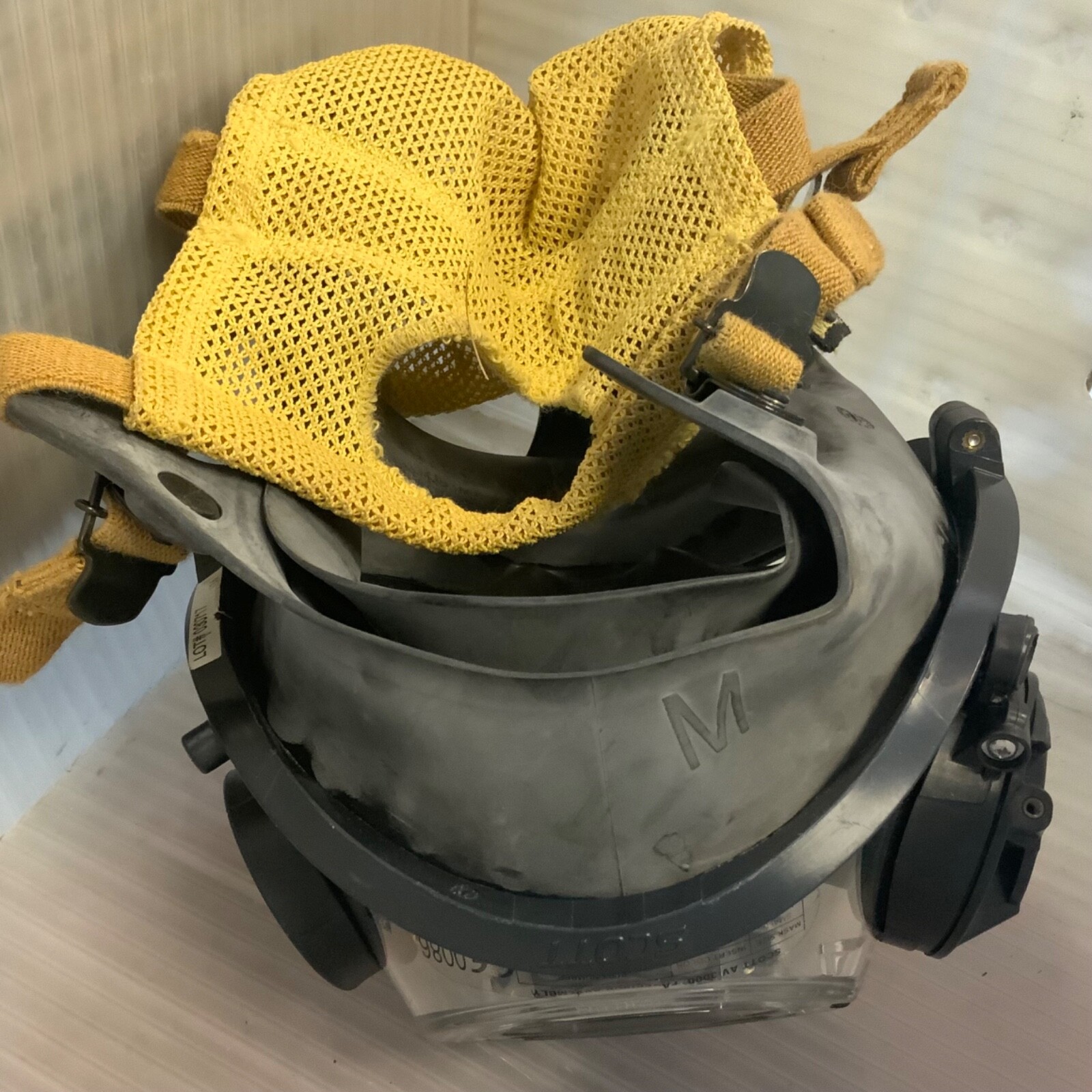 Scott AV3000 HT Firefighter SCBA Mask with KevlarHeadnet Com Bracket Size Medium