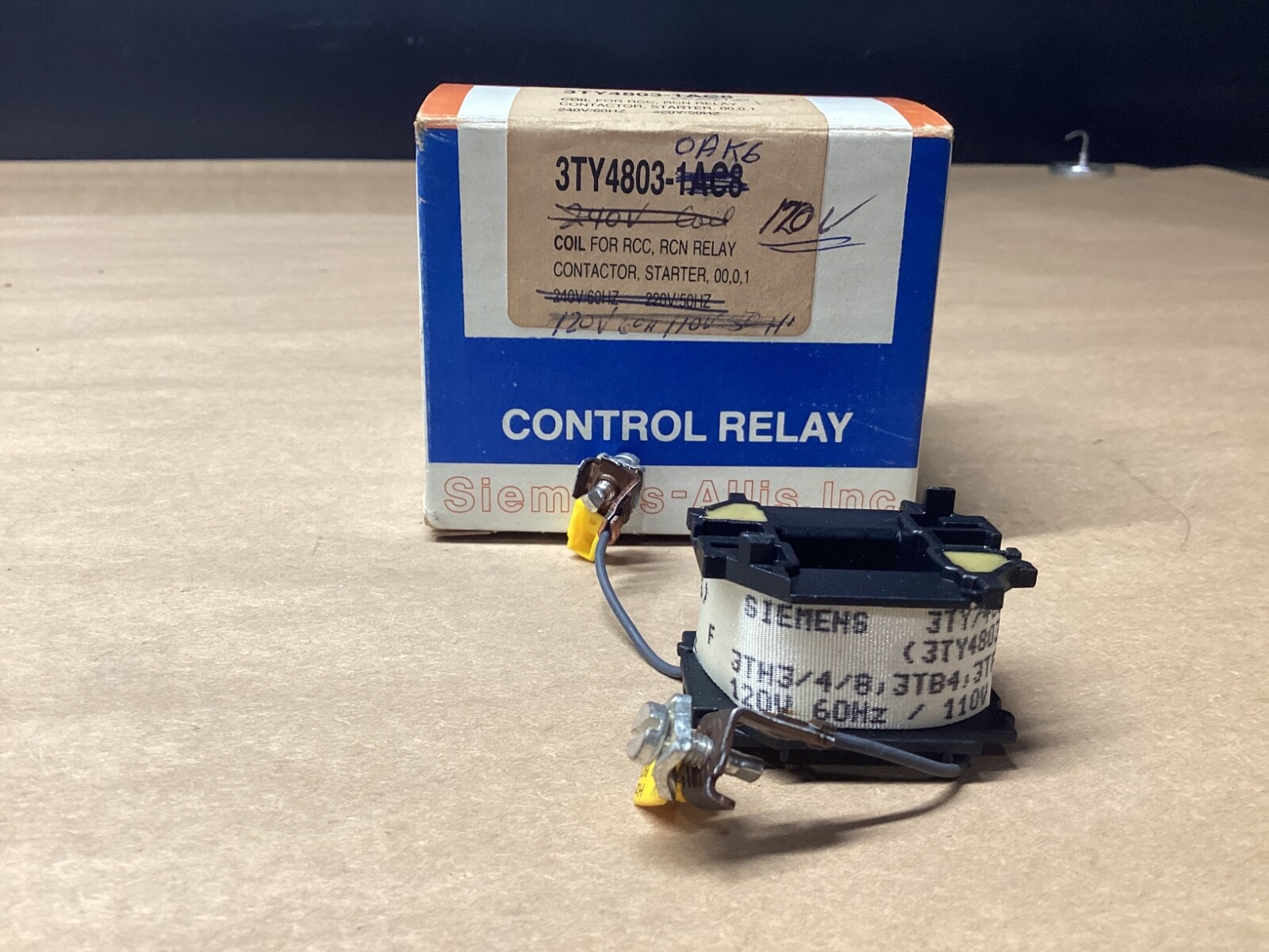 SIEMENS 3TY7403-0AK6 460V COIL #108G145*CO