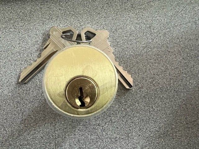 KABA ILCO 7185SC1-04 WITH REGULAR CAM SCHLAGE C 5 PIN 1  1/8" CYL  DULL BRASS