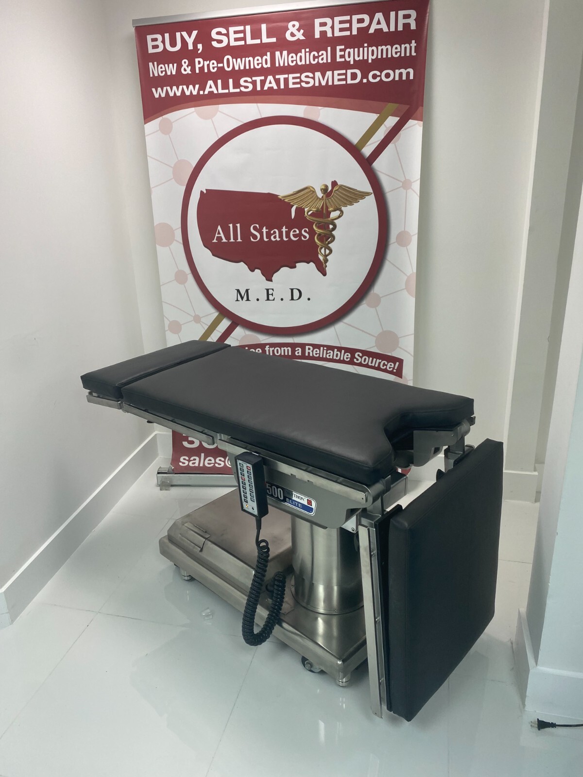 Skytron 6500 Operating table with Remote REFURBISHED