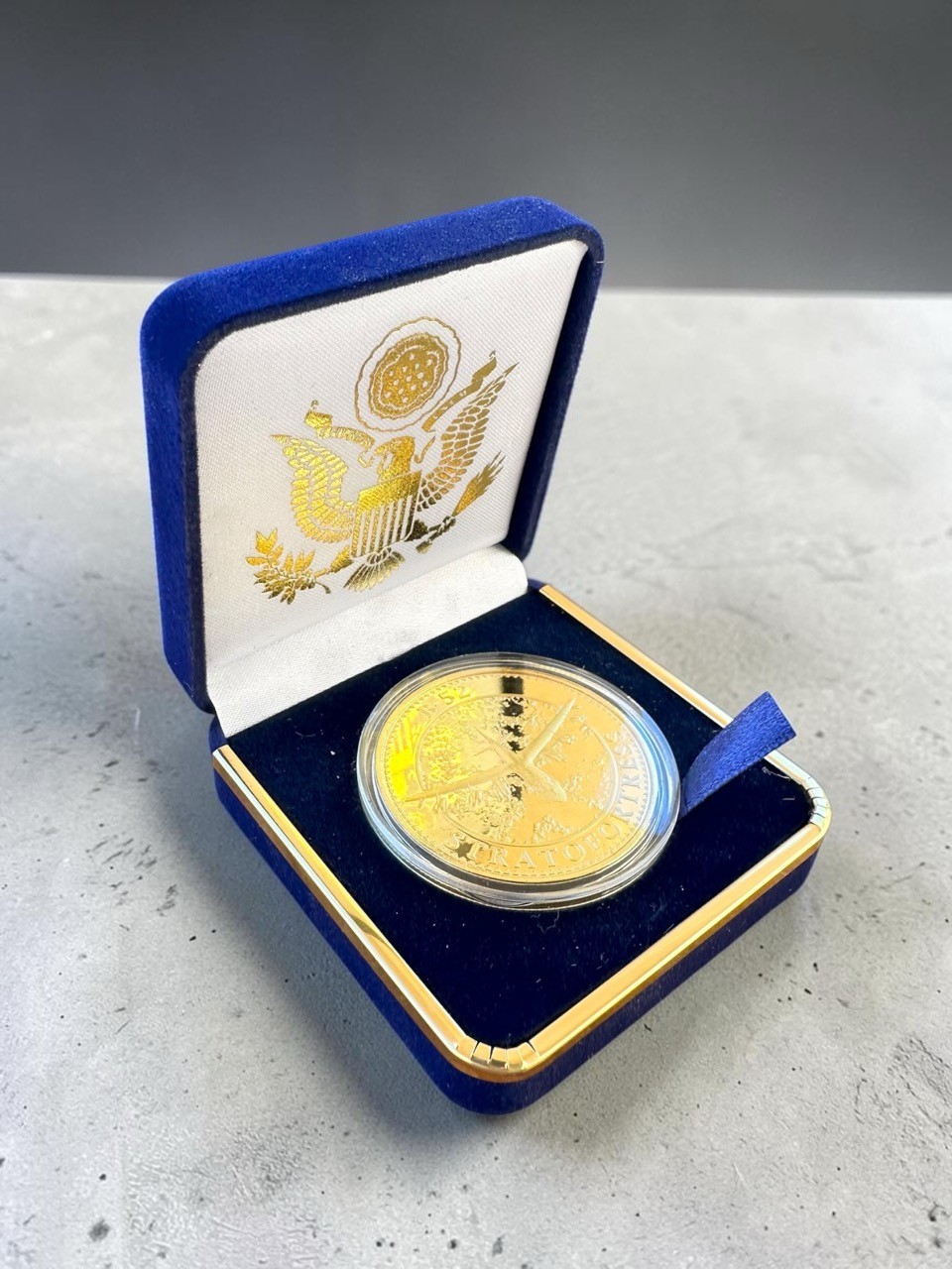 U S AIR FORCE B-52 STRATOFORTRESS Challenge Coin in Velvet Case ·NEW· ·IN STOCK·