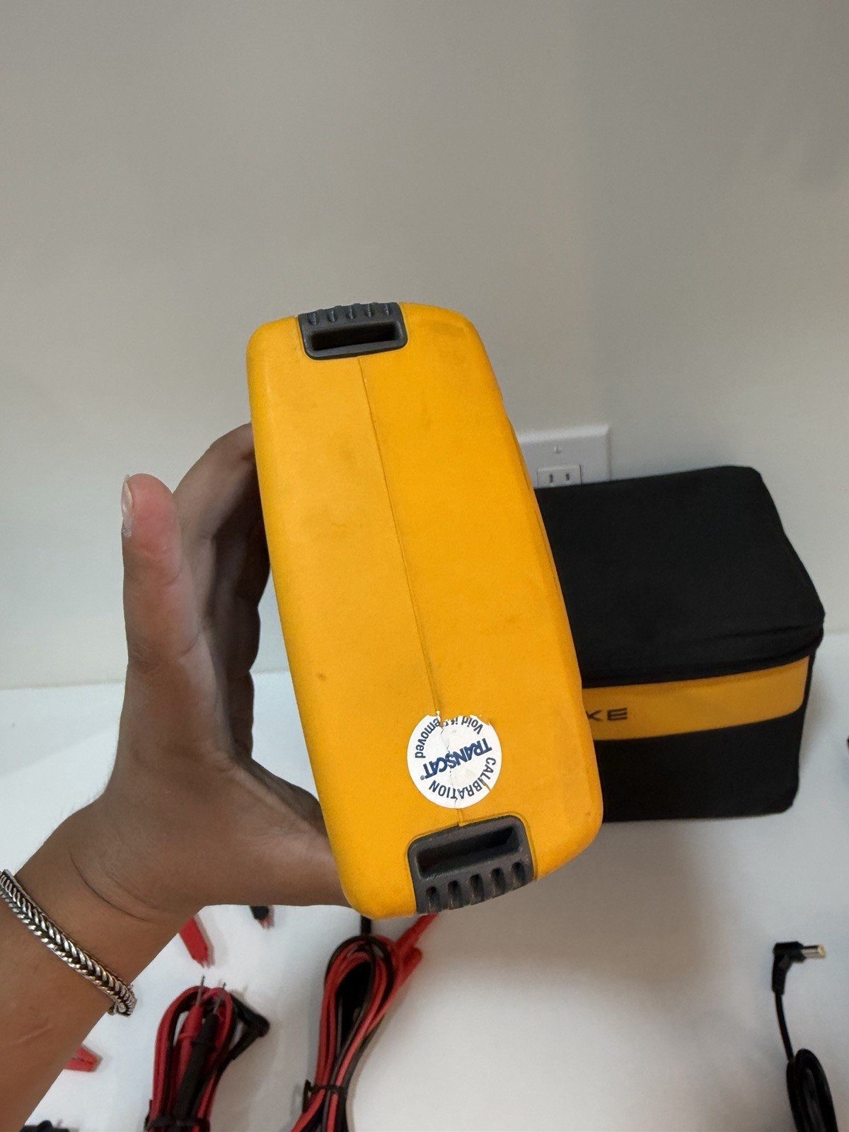 FLUKE 753 DOCUMENTING PROCESS CALIBRATOR W/ ACCESSORIES -FREE SHIPPING (TESTED)