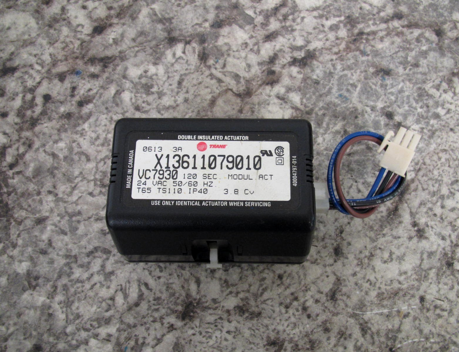 Honeywell VC7930 / Trane X13611079010 24V 120 Sec Modulating Actuator Used