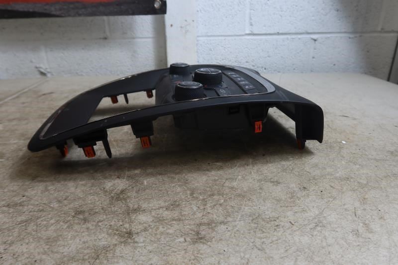 2018 2019 2020 Dodge Durango OEM Center Stack AC Heater Control 68333643