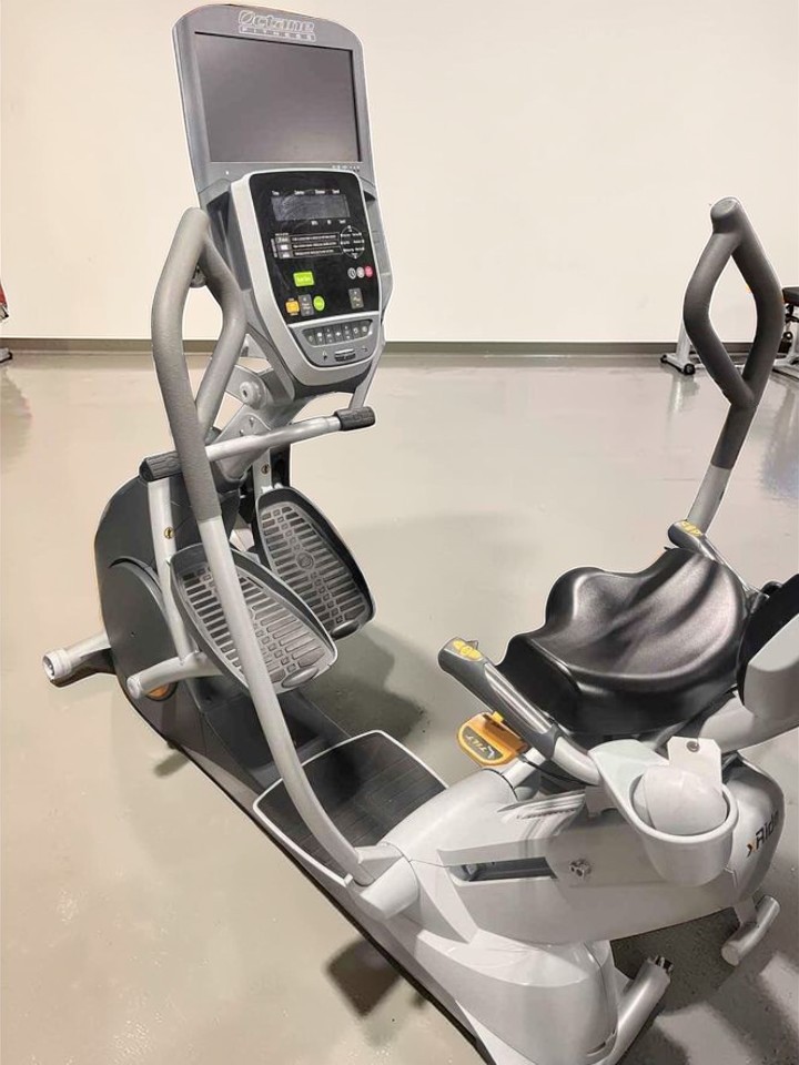 Octane XR 6000 Seated Elliptical with optional TV - Cleaned & Serviced