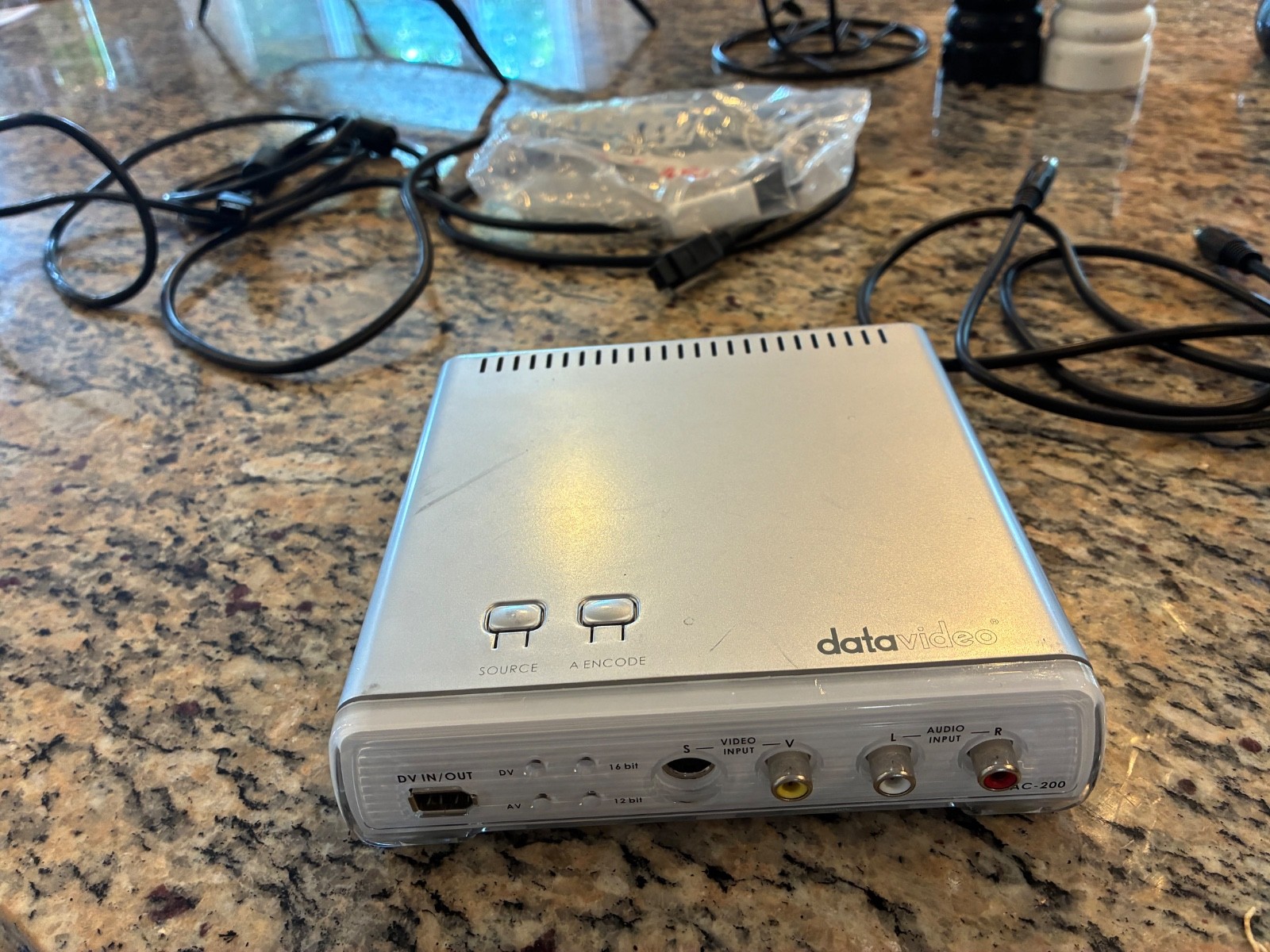 DATAVIDEO DAC-200 DVVideo Converter with EVERY Firewire connector