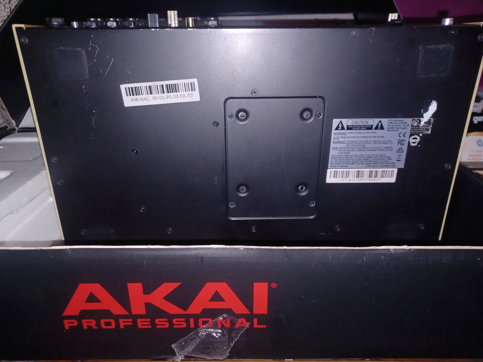 Akai Professional MPC Live Sampler - Gold