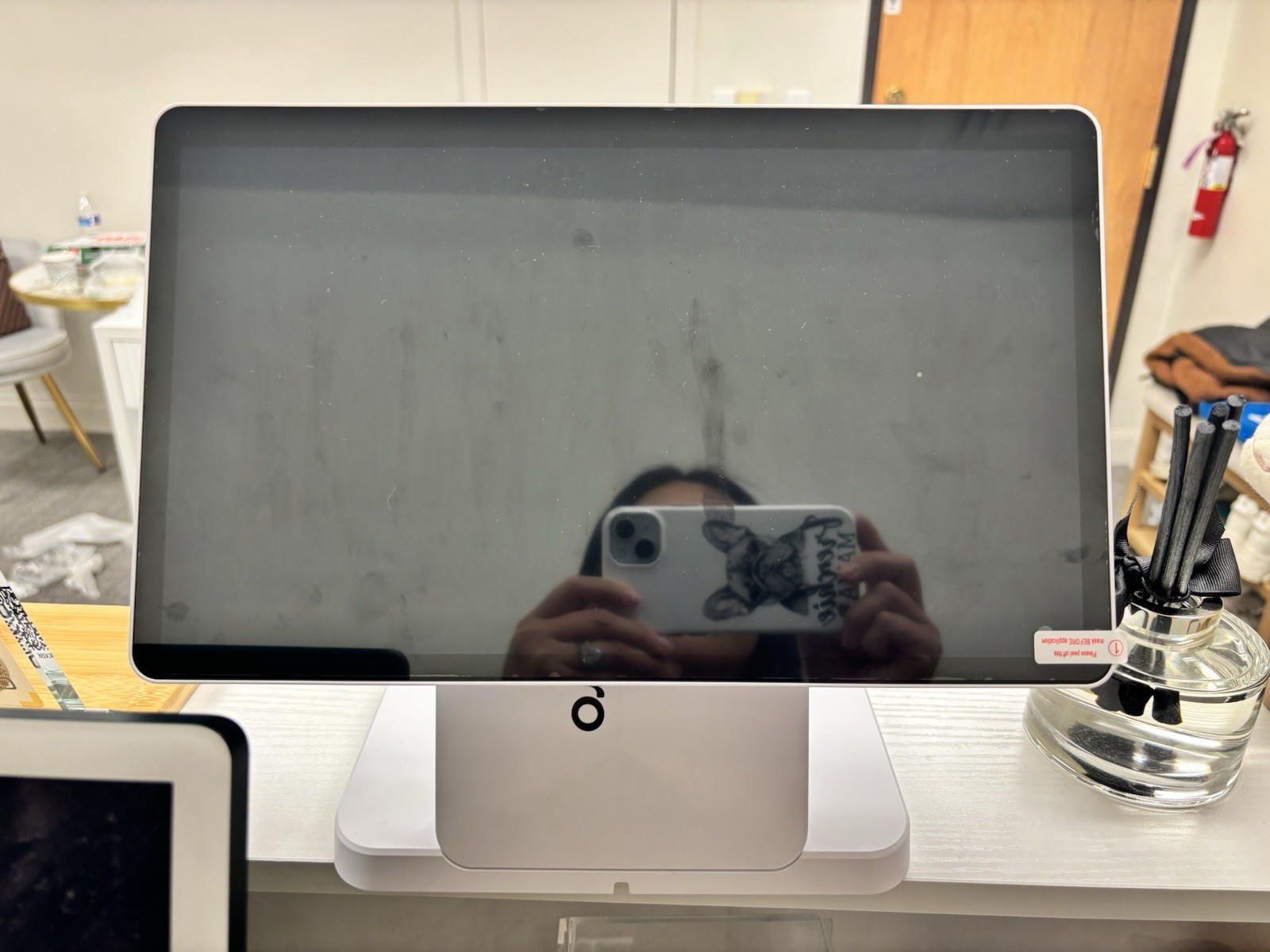 Vagaro All-In-One Retail POS System Terminal White for Retail Businesses
