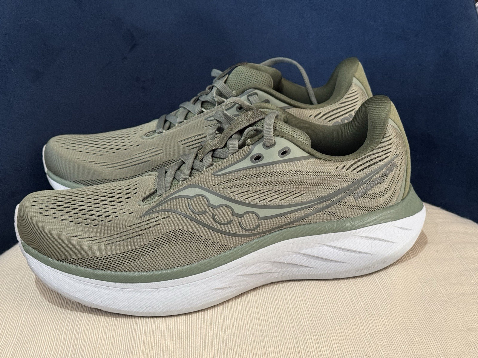 Saucony Ride 18 Running Shoe Olive Green Color - Men's Size 8.5 US New