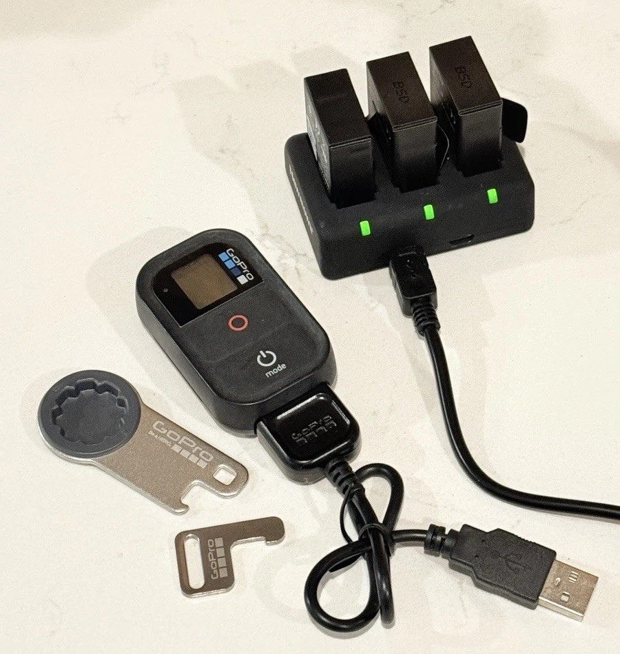 Go Pro Hero 3 Wireless Remote Controller and 3 Camera Batteries w Charger Lot