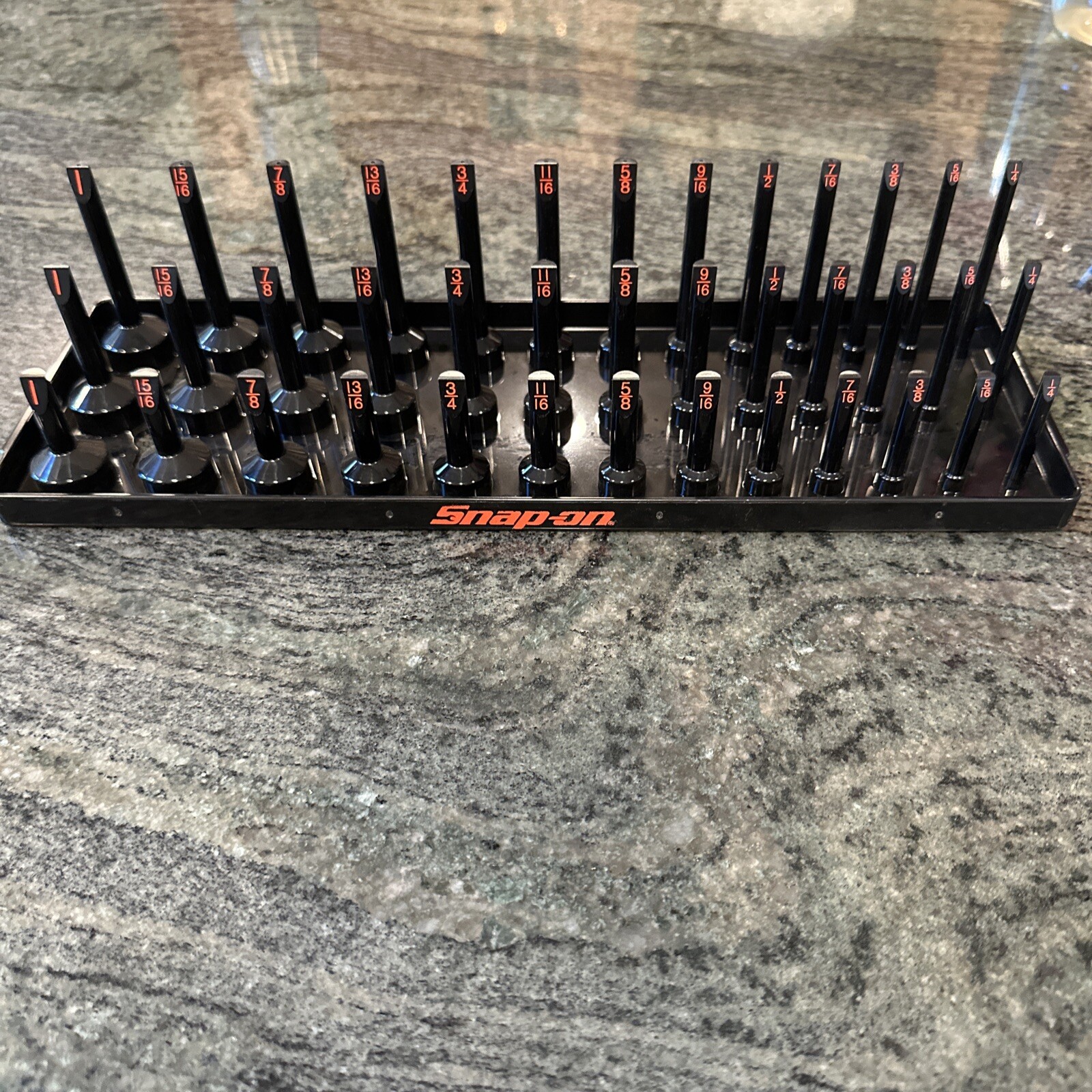 Snap On ka383frbk  3/8" sae post 3 row socket tray black