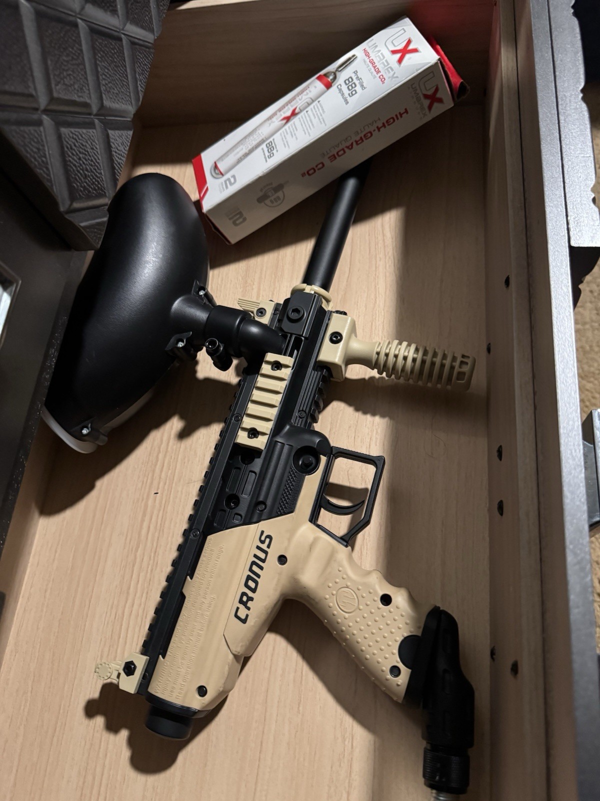 Tippmann T141001 Paintball Gun - Beige/Black (brand New 2 Pck C02) Bundle Deal