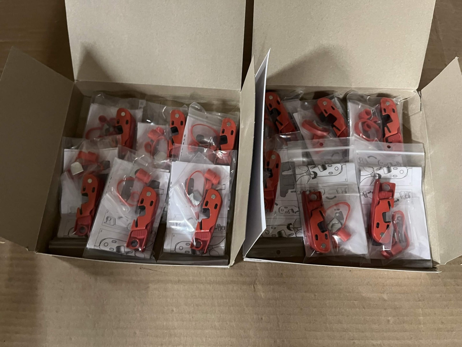New Master Lock 493b Grip Tight Circuit Breaker Lockout LOTO 12-Pack Lot