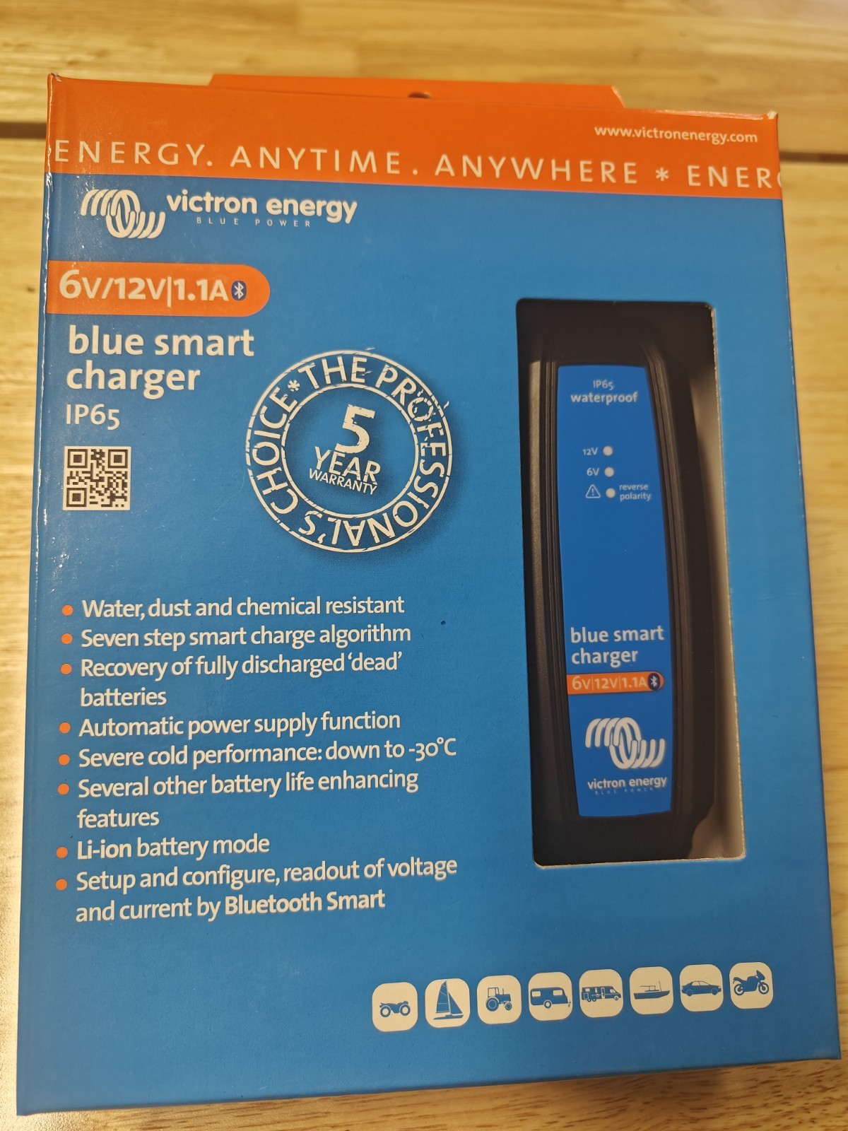 Victron BPC120134124 Blue Smart IP65 Battery Charger 6V/12V-1.1 120V NEMA 1-15