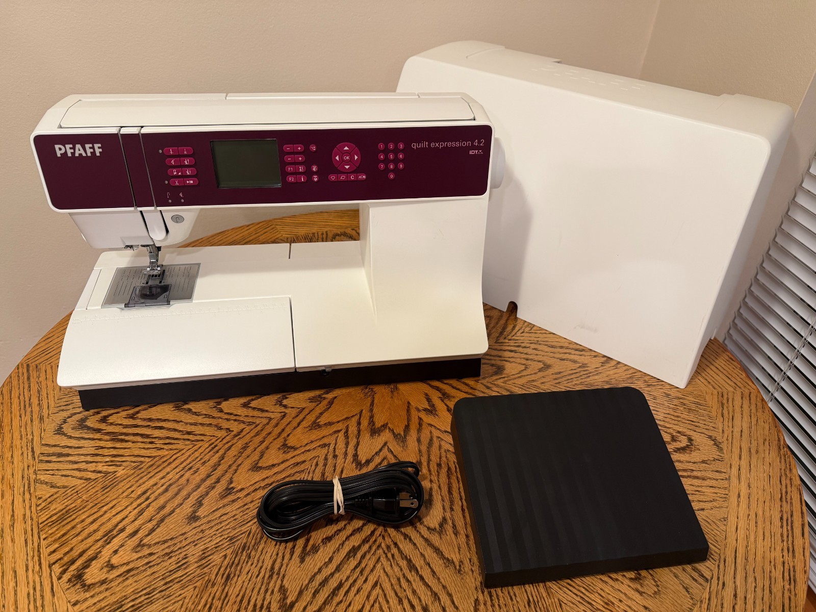 Pfaff Quilt Expression 4.2 Sewing Machine