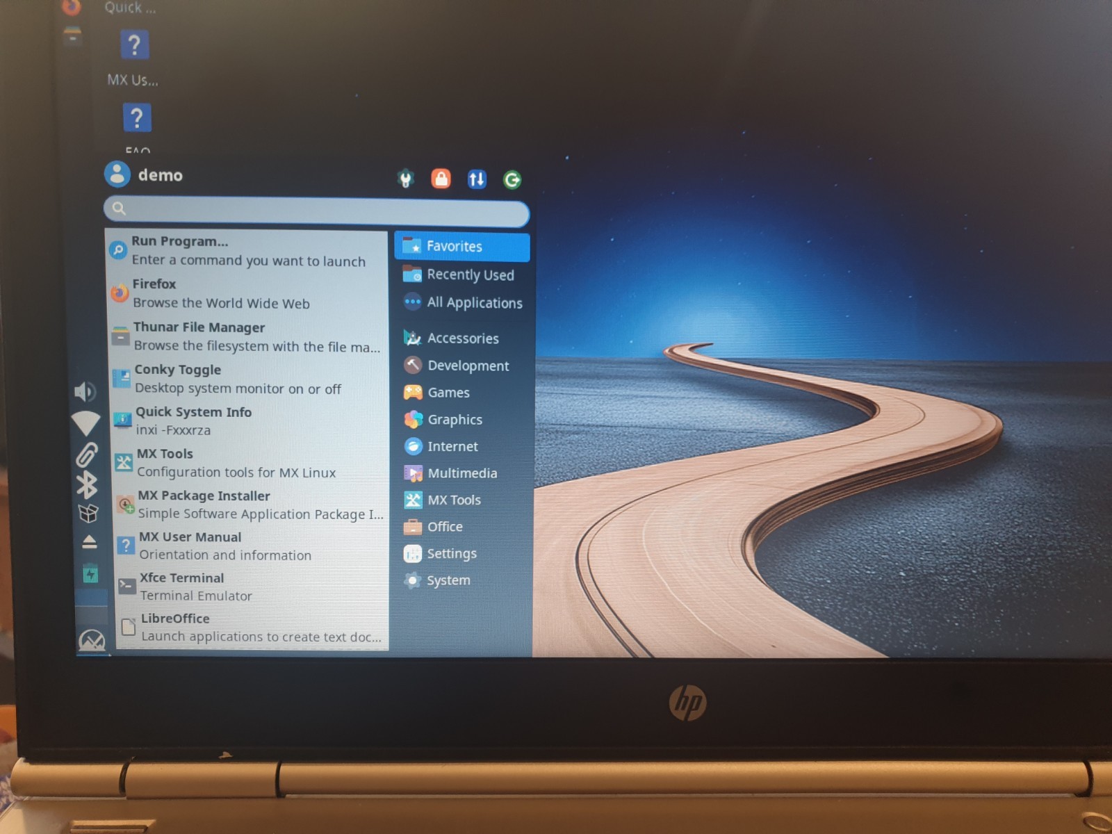Linux MX V25.2, Xfce, 64-bit, Bootable Live and Install USB Flash Drive