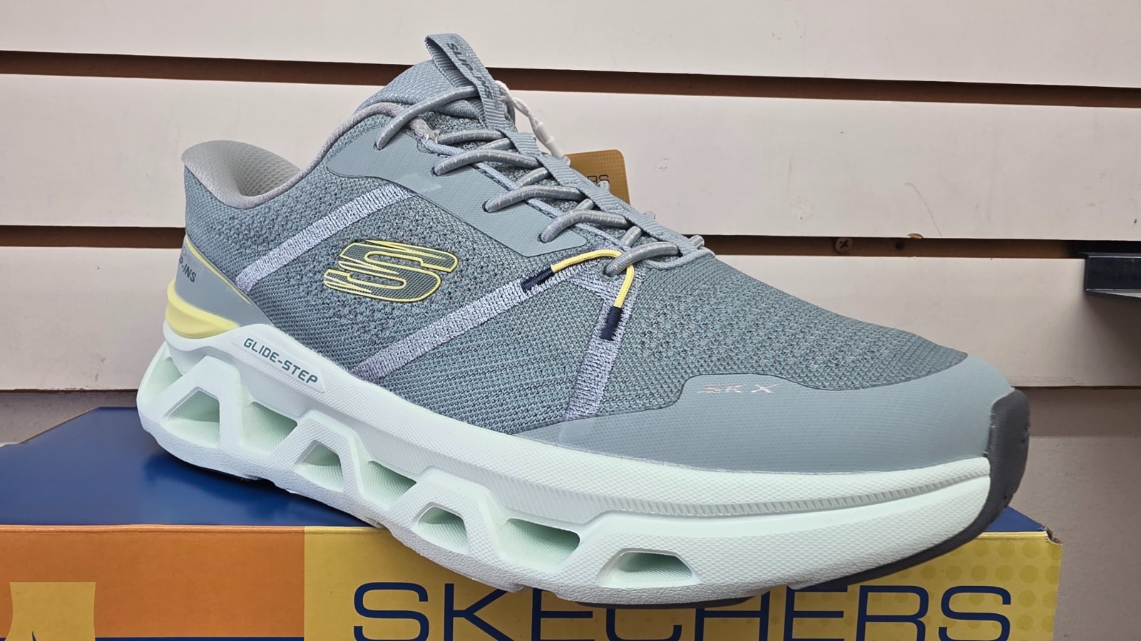 Skechers Shoes Men's Slip Ins Glide Step Sport Memory foam Comfort Altus 233023