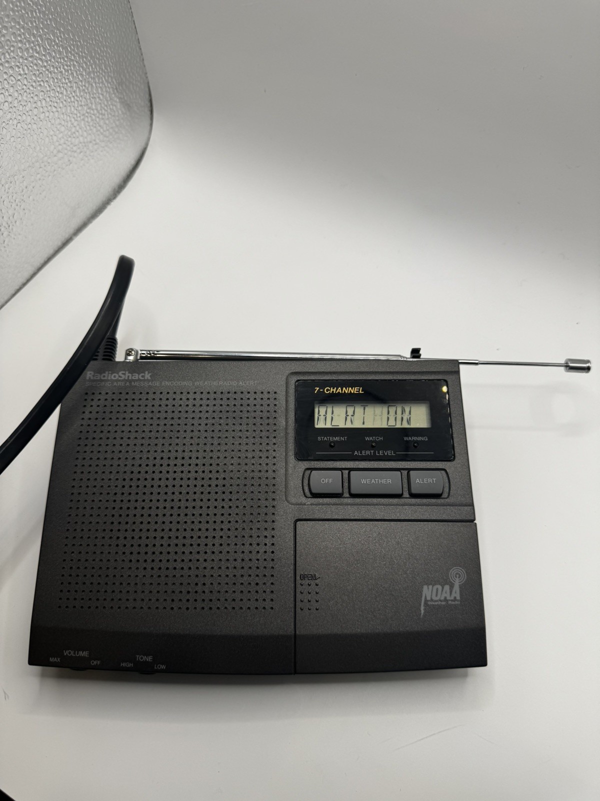 Radio Shack 7-Channel Weather Radio NOAA Alert 12-250 Working with owner manual