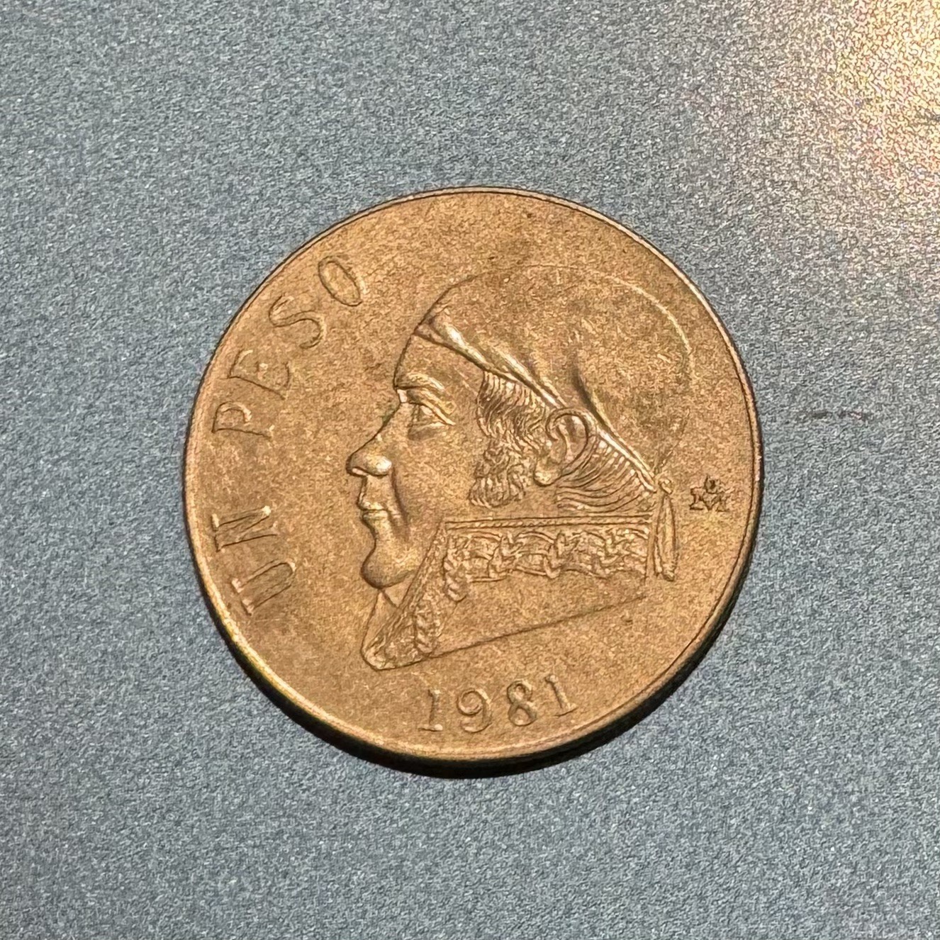 1981 Un Peso coin currency Mexico