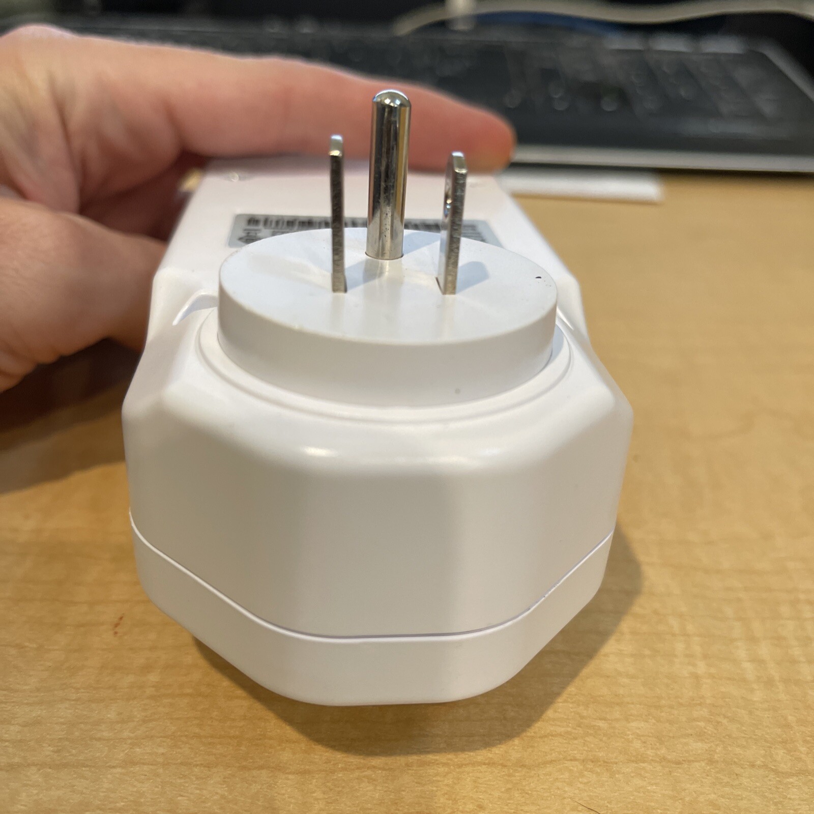 iSocket Smart Sockets IS3GUS. Wireless, Mobile-Compatible, Rechargeable NO SIM