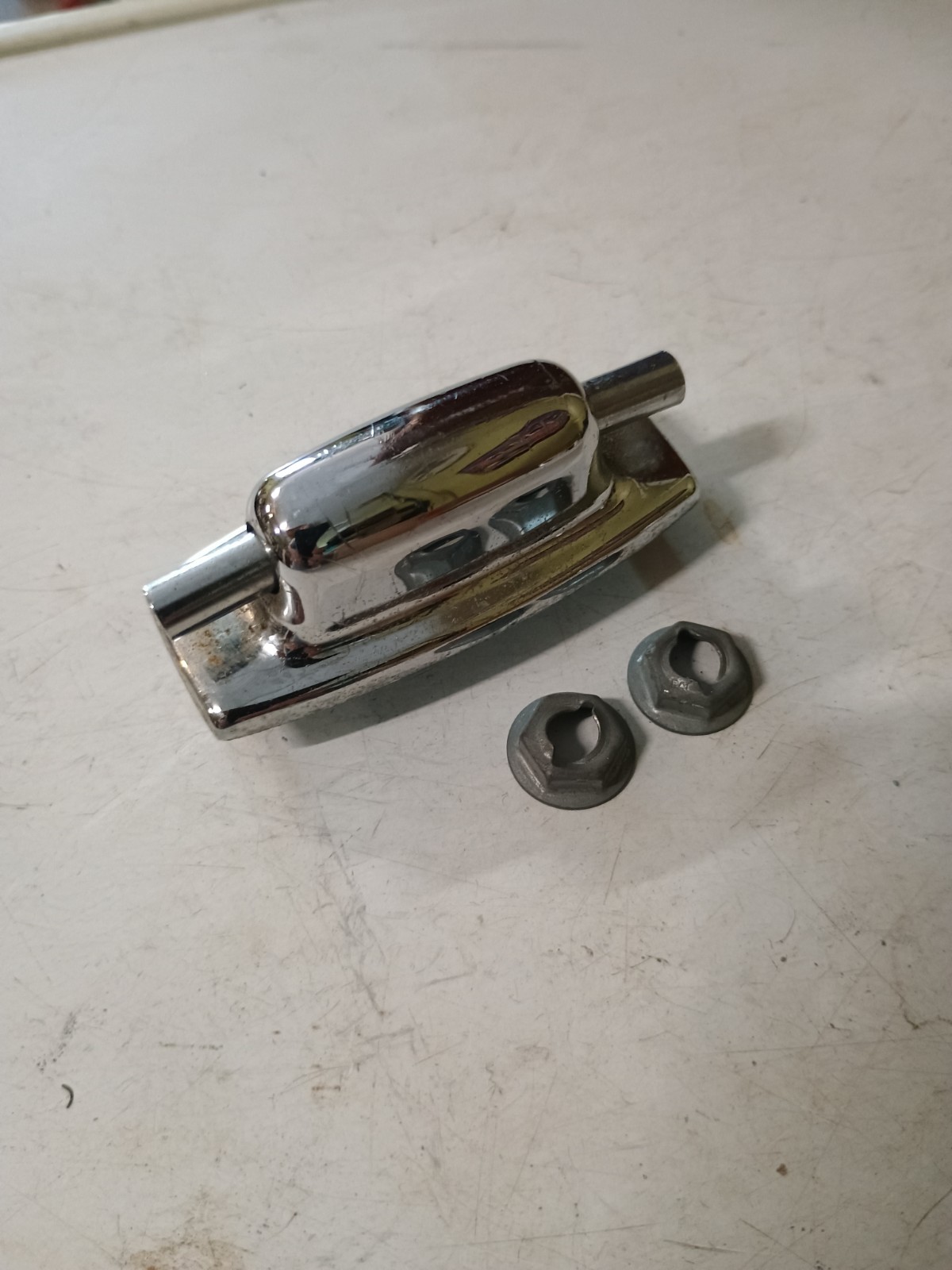 (1) VINTAGE 1960's LUDWIG STANDARD SNARE DRUM LUG-COMPLETE-VG!