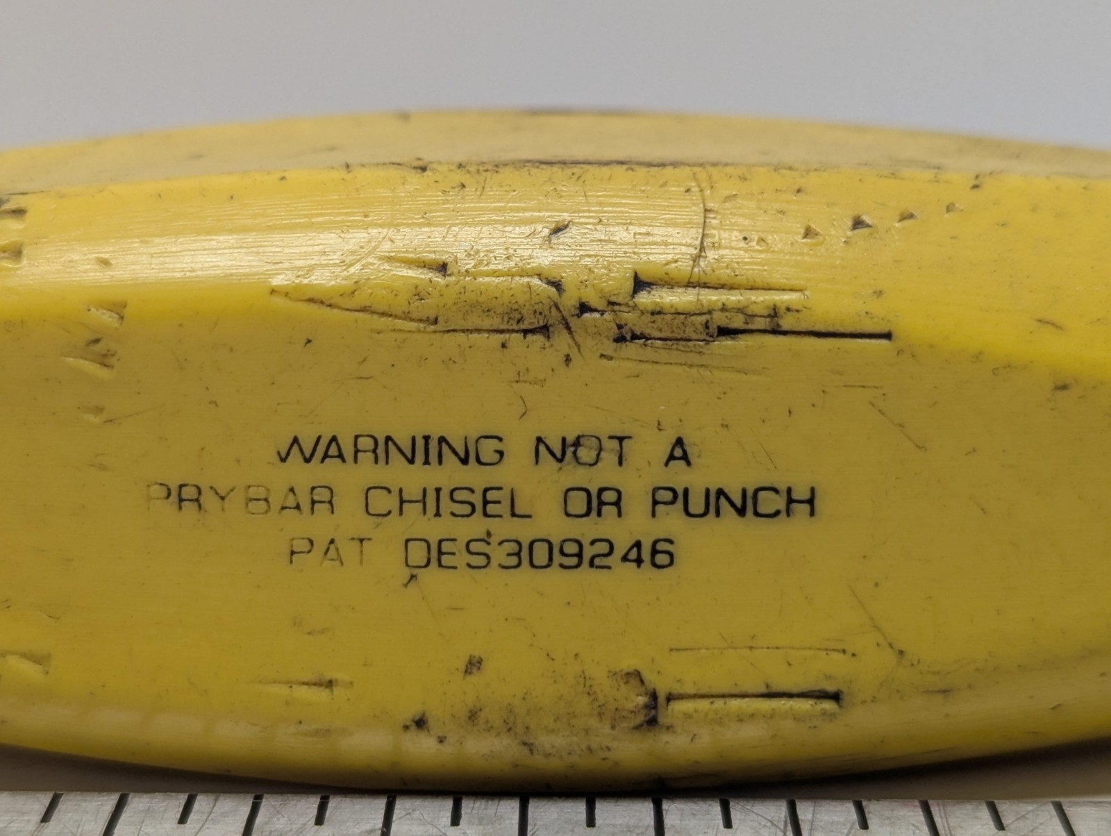 SNAP-ON TOOLS CLASSIC YELLOW HARD PLASTIC SCREWDRIVER Flathead DISCONTINUED