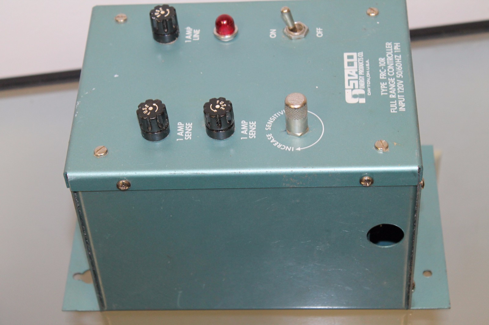 Staco Type FRC10R Full Range Controller 120V Input 1 Phase Blue