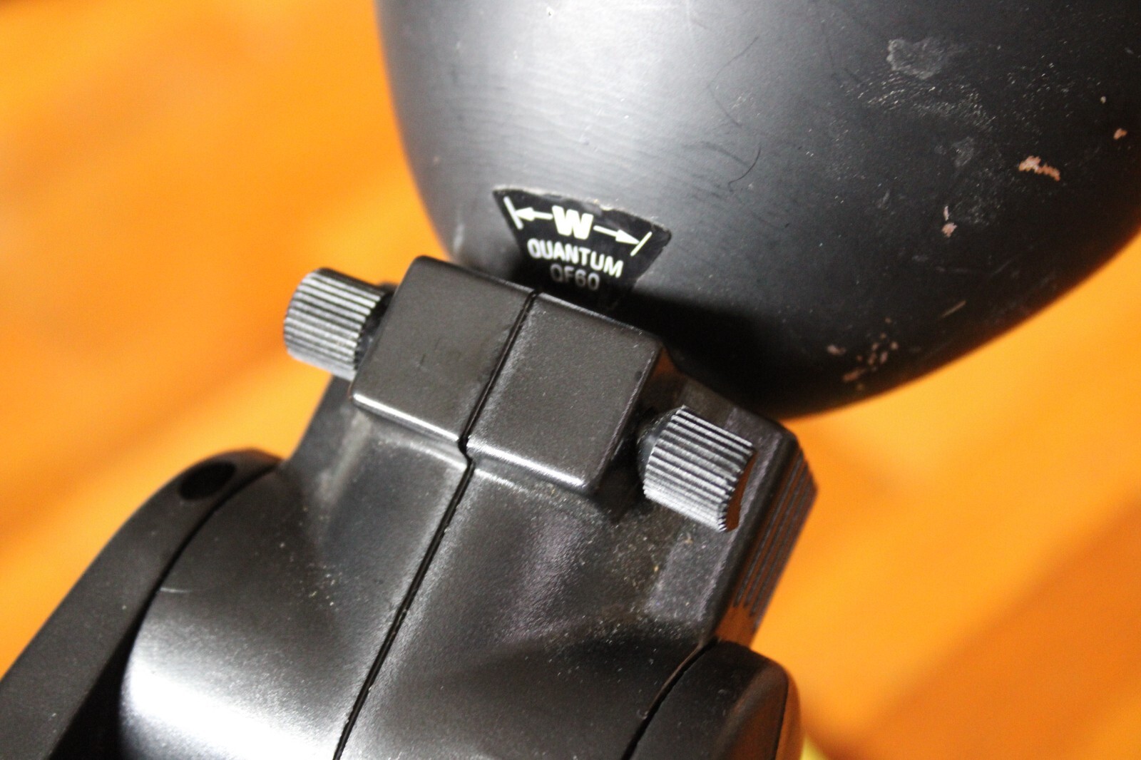 Quantum Instruments Qflash T2 Handle Mount Flash Strobe - Battery - Untested