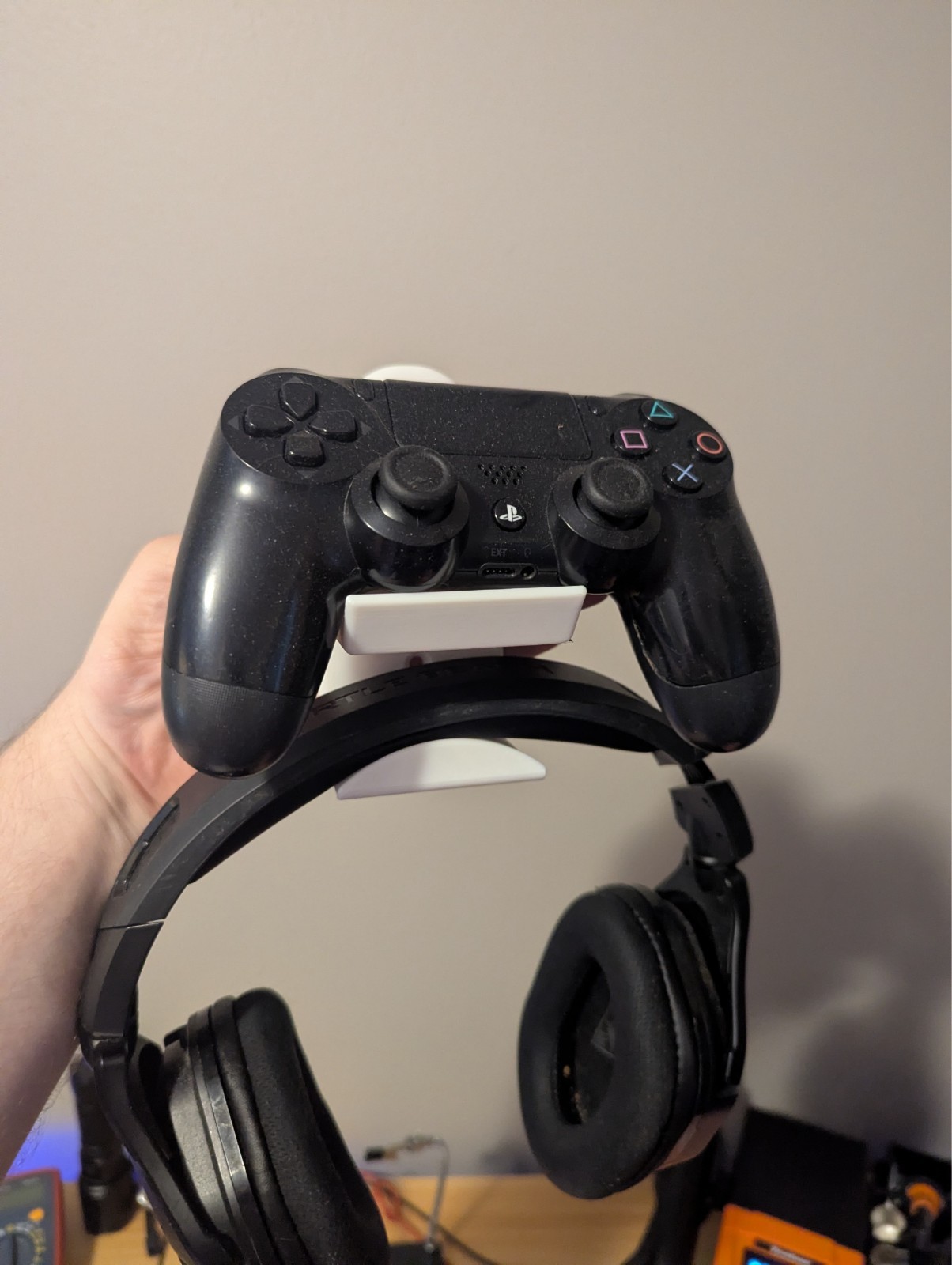 Playstation Controller/Headset Wall Mount