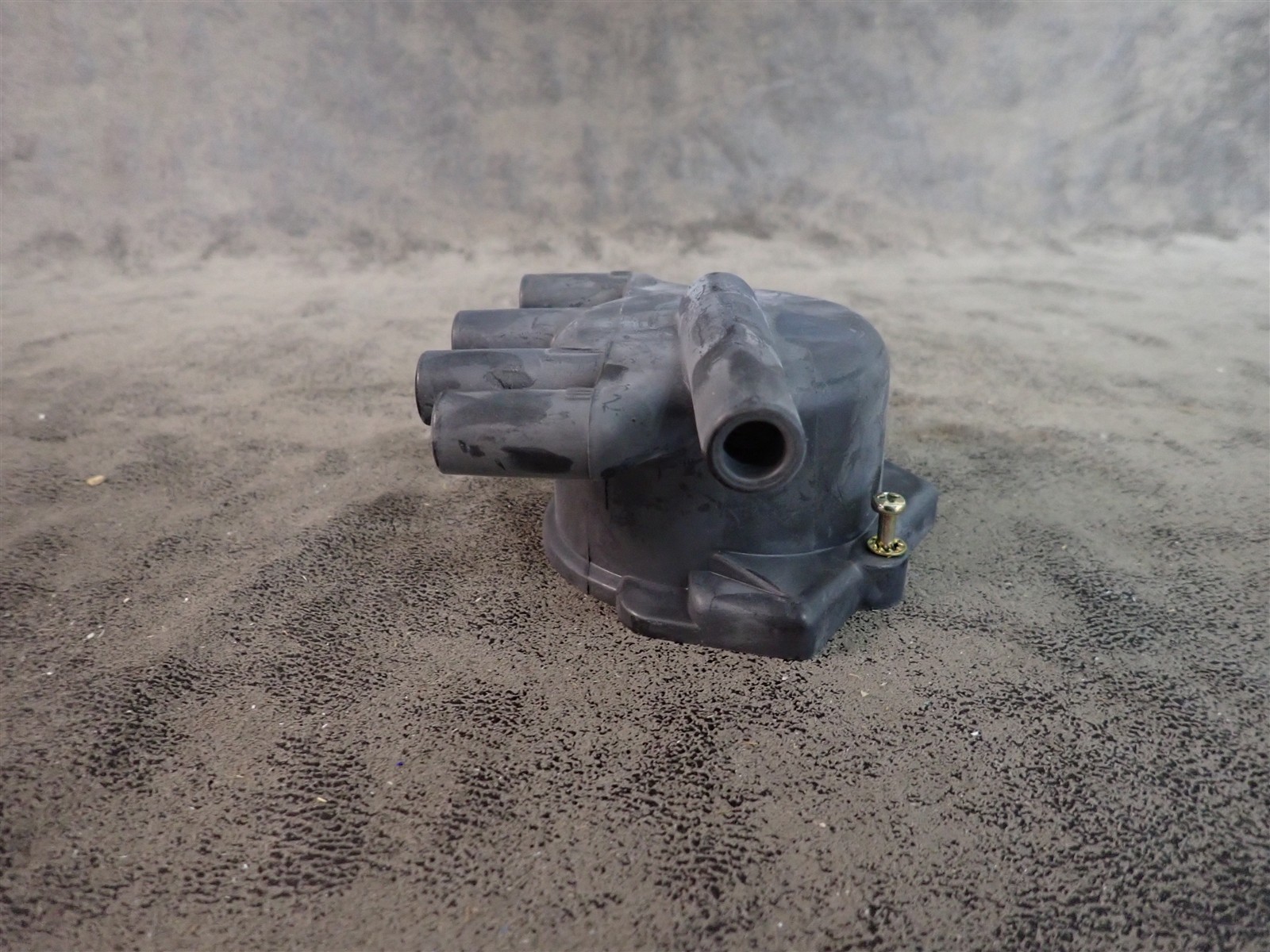 NEW WVE 5D1167 Distributor Cap (G220)