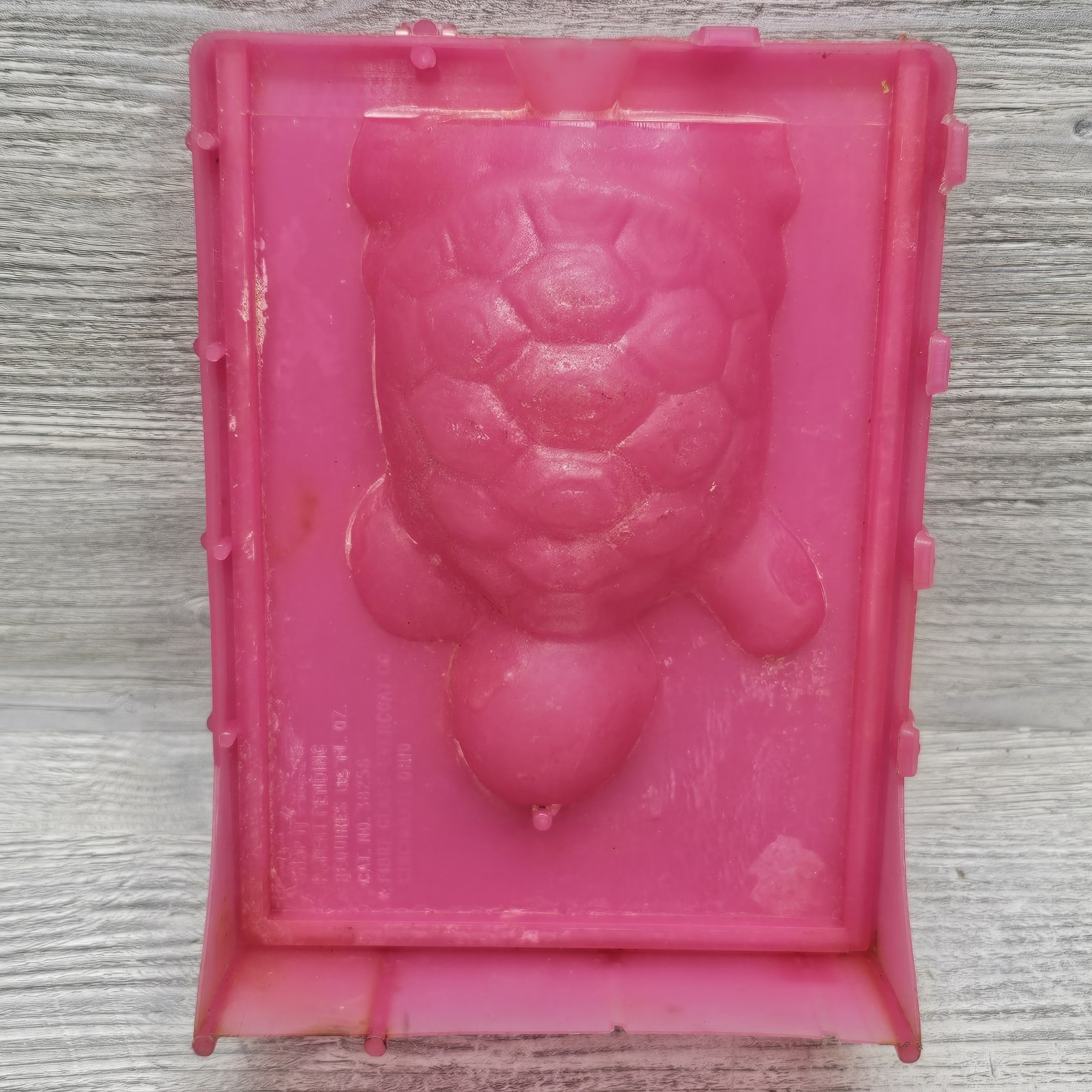 Vintage Snap It Turtle Mold Plastic Ready-Made Casting Craft 11.5 fl oz USA