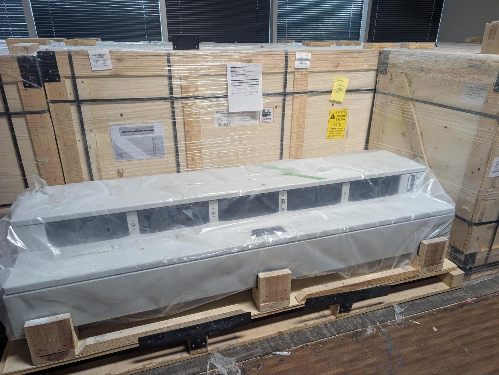 NovaCool NC1-842WL 60kW 42U 800mm Left Hand Rear Door Heat Exchanger RDHx Rack