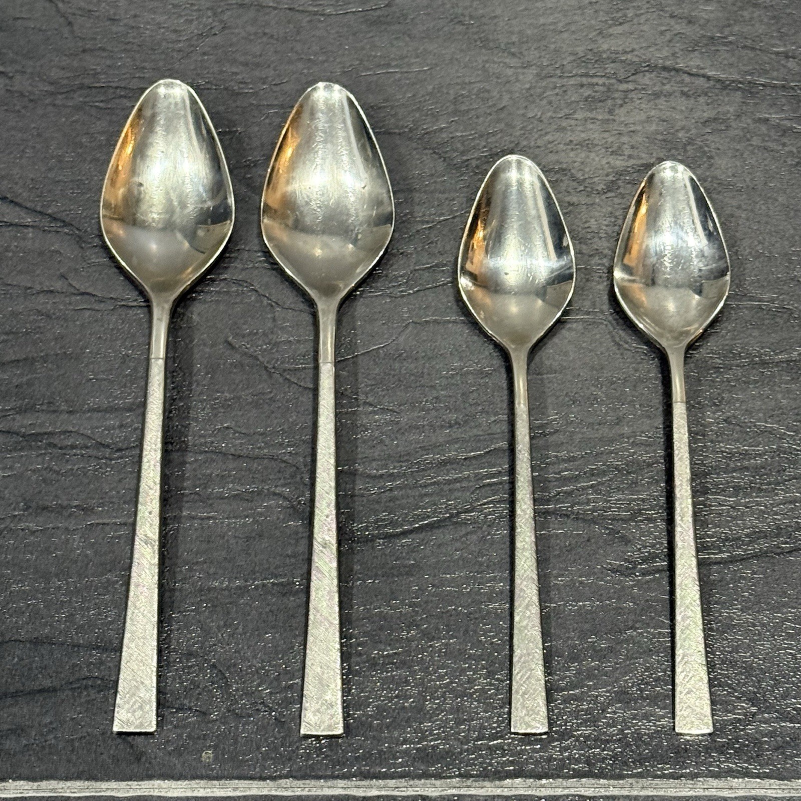 WM Rogers Deluxe Futura Stainless Steel Set Of Tablespoons And Salad Spoons