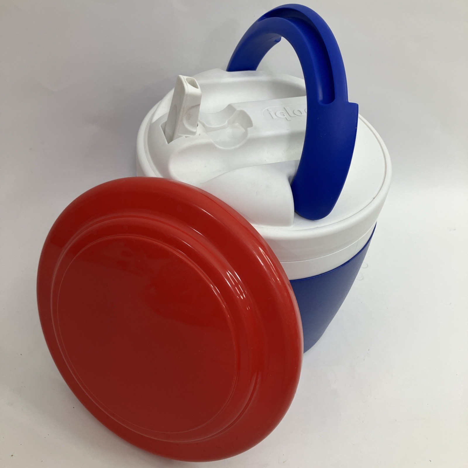 Igloo Elite 1 Gallon K9 Training Portable Dog Drinking Bowl Cooler w 9” Frisbee